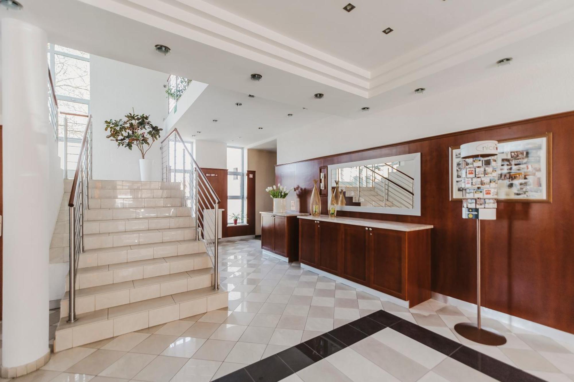 Hotel I Restauracja Borowianka Ostrów Wielkopolski Exteriör bild