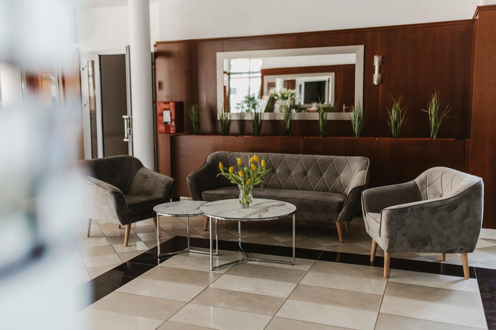 Hotel I Restauracja Borowianka Ostrów Wielkopolski Exteriör bild