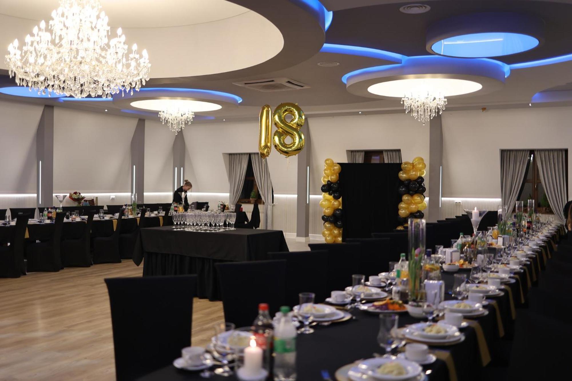 Hotel I Restauracja Borowianka Ostrów Wielkopolski Exteriör bild