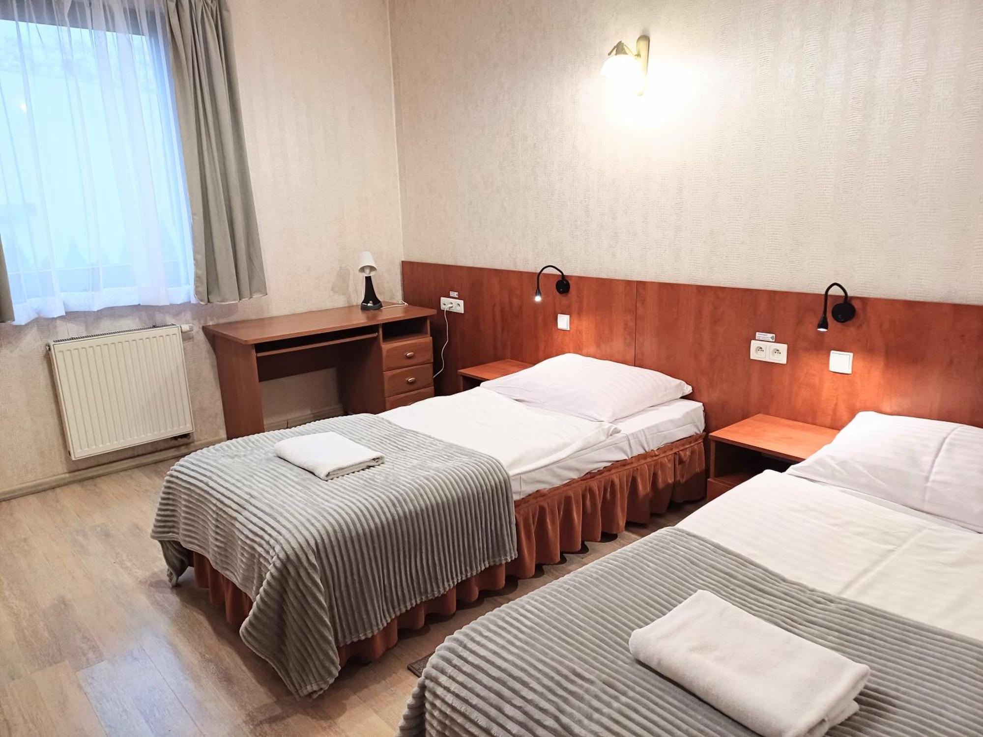 Hotel I Restauracja Borowianka Ostrów Wielkopolski Exteriör bild