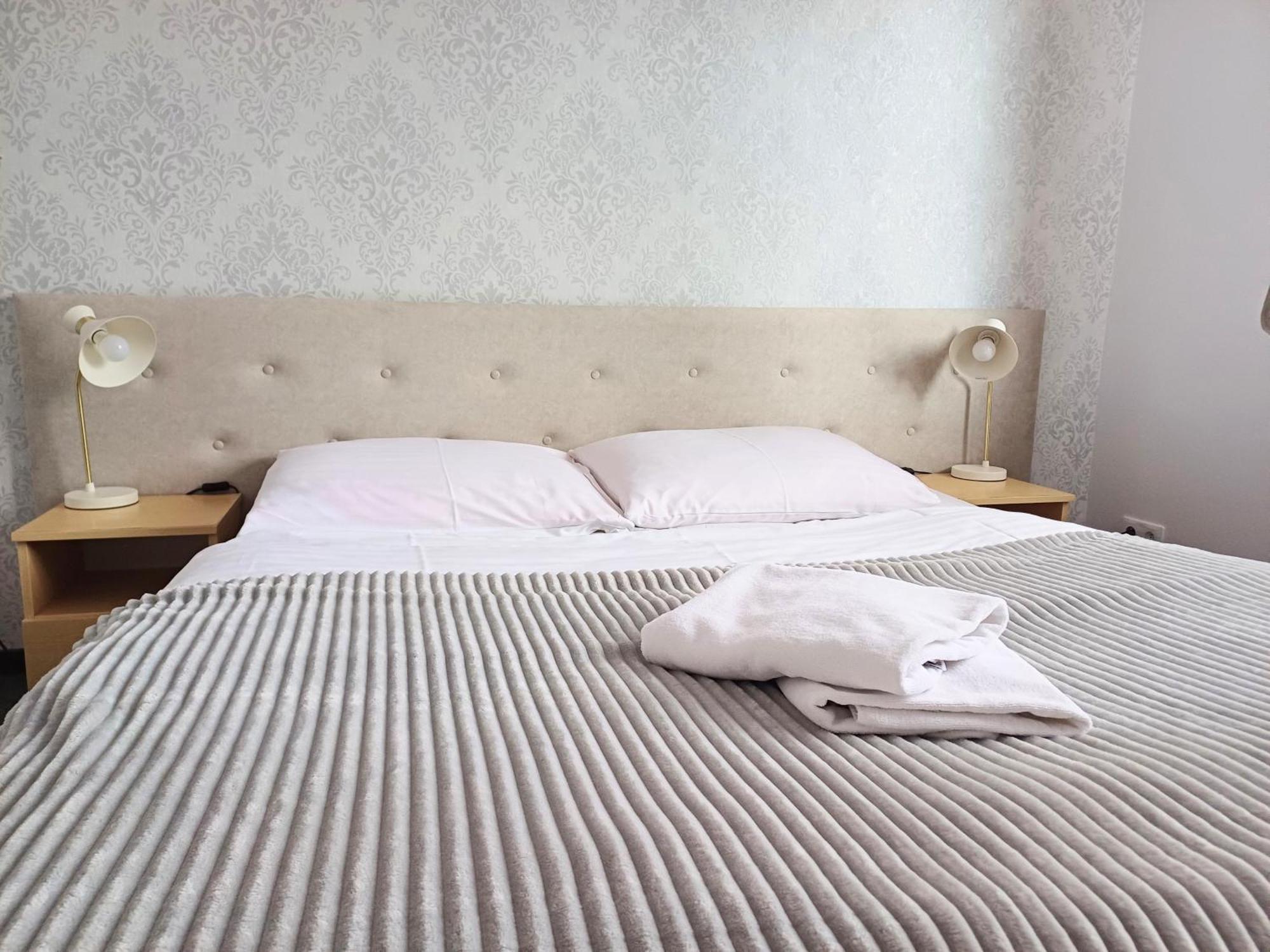 Hotel I Restauracja Borowianka Ostrów Wielkopolski Exteriör bild